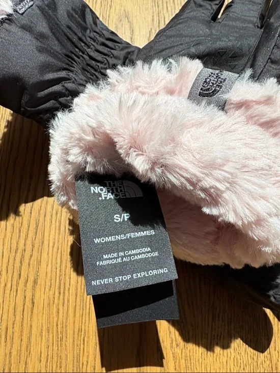 NORTH FACE | Black Quilted Gloves with Light Pink Fur Cuffs - Picture 4 of 6